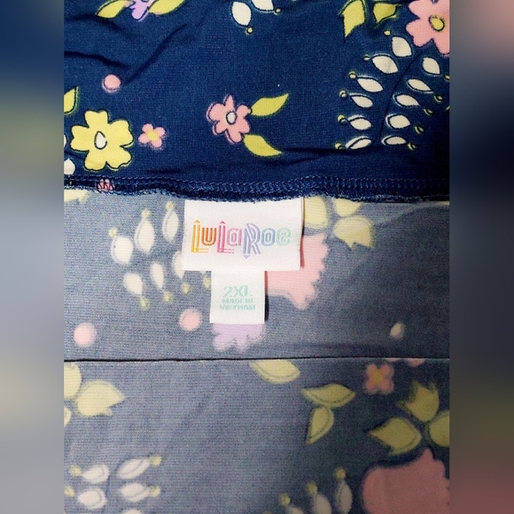 Stretchy Blue Floral Pink and Yellow Spring Tulips‎ Lularoe Azure Size 2XL - Picture 4 of 7